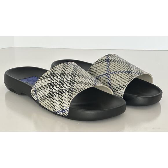 Burberry Dive Lichen IP Check Slide Sandals 9 US (42 Euro) 8102419 IT NIB $390 - Picture 1 of 11